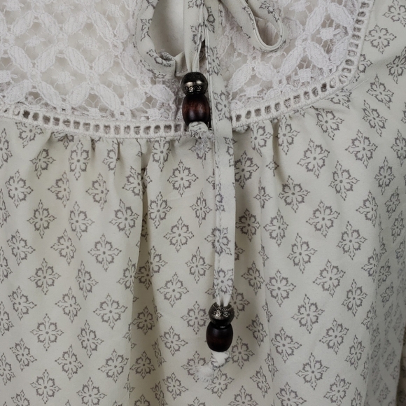 Rewind Ivory Crocheted Top - Picture 3 of 11